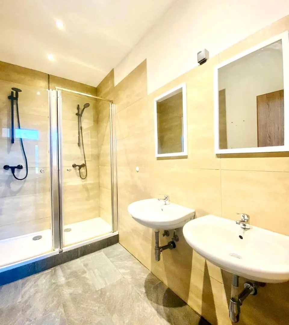شقة Spacious 4Br Apt, Up To 15P 15Min To Danube River فيينا